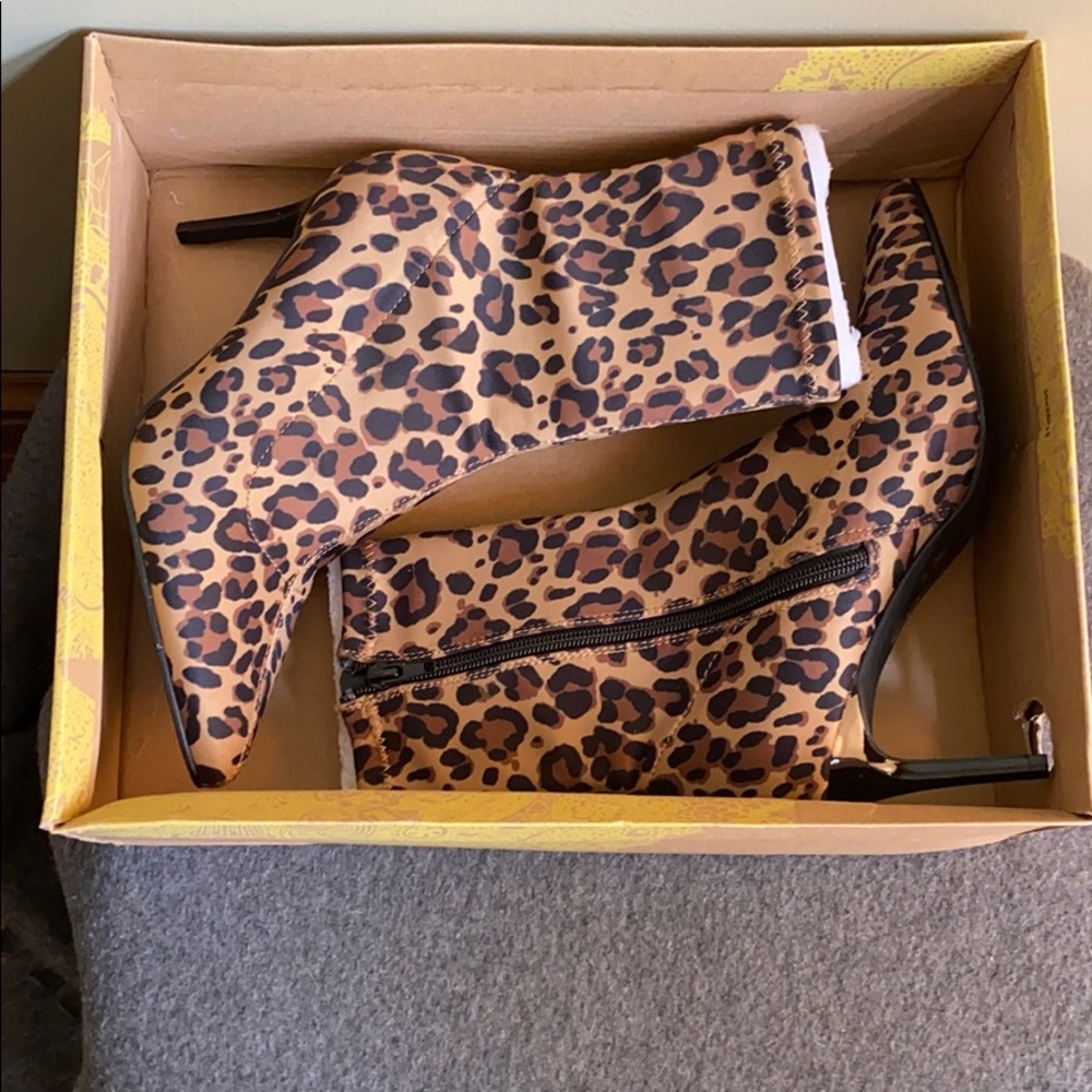 NWB!! Mix No. 6 Leopard Print Bootie - Picture 5 of 6